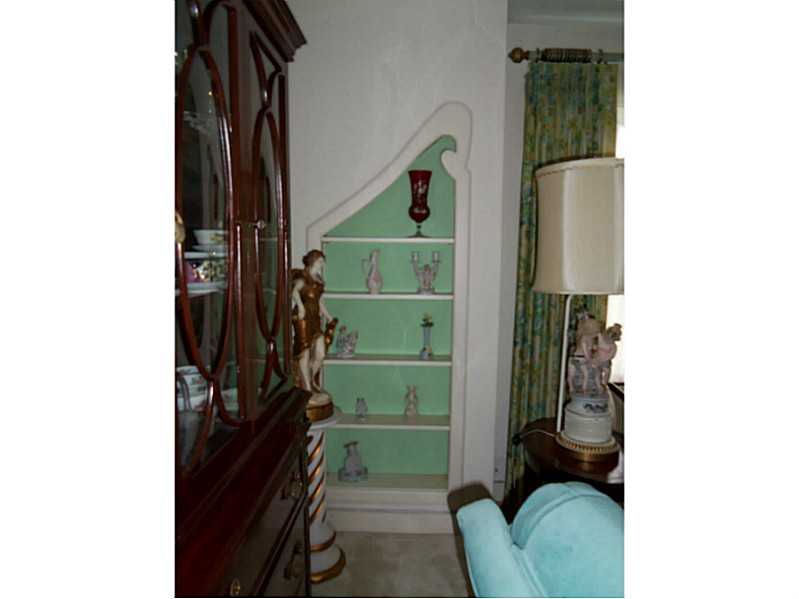 33 Cross Street Westerly, RI 02891 - Photo 17 of 25 Den/Family/Great Room.