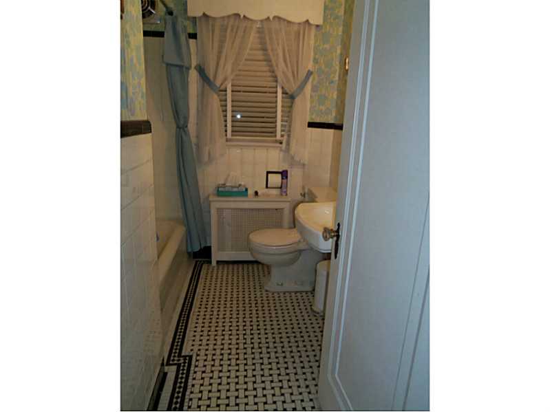 33 Cross Street Westerly, RI 02891 - Photo 18 of 25 Bathroom.