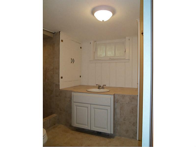 33 Cross Street Westerly, RI 02891 - Photo 22 of 25 Bathroom.
