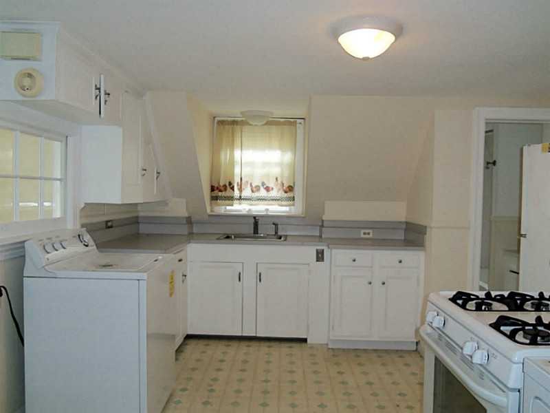 33 Cross Street Westerly, RI 02891 - Photo 4 of 25 Kitchen.