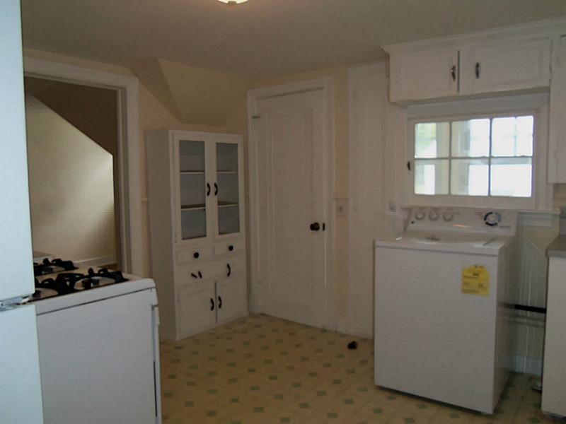 33 Cross Street Westerly, RI 02891 - Photo 5 of 25 Kitchen.