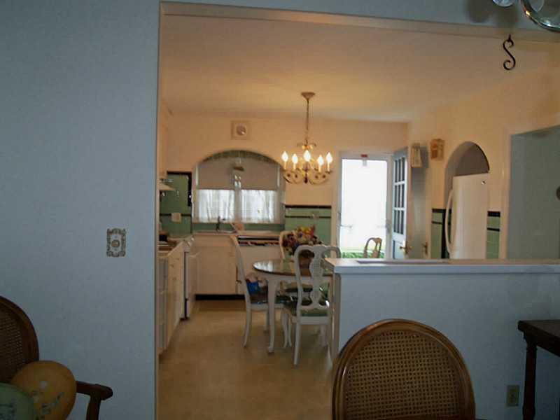 33 Cross Street Westerly, RI 02891 - Photo 8 of 25 Kitchen.