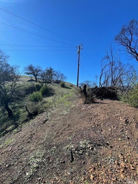 2000 Los Alamos Road Santa Rosa, CA 95409 - Photo 19 of 25 a view of a backyard of the house