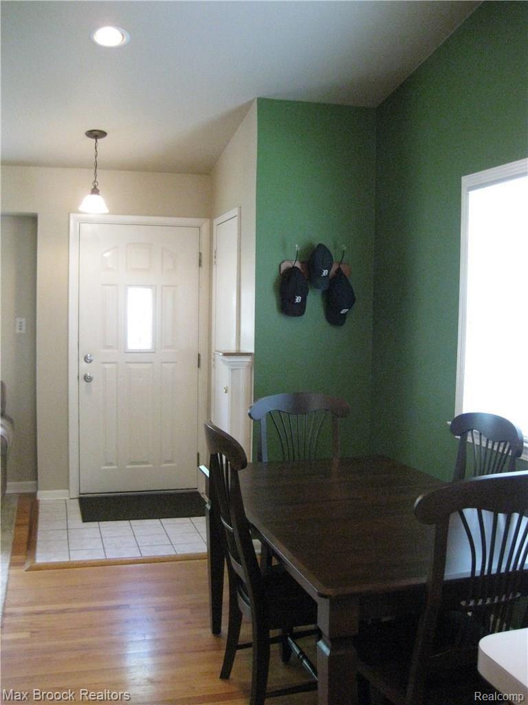 31533 Marblehead Road Farmington, MI 48336 - Photo 4 of 38 Dining Room