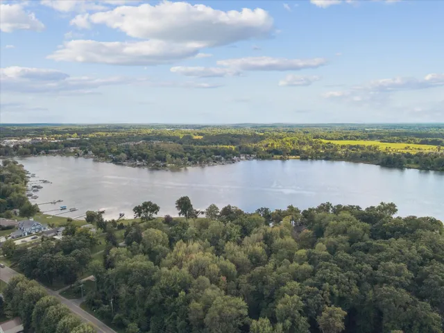 $429,000 | 959 Menominee Drive, Howell, MI 48843