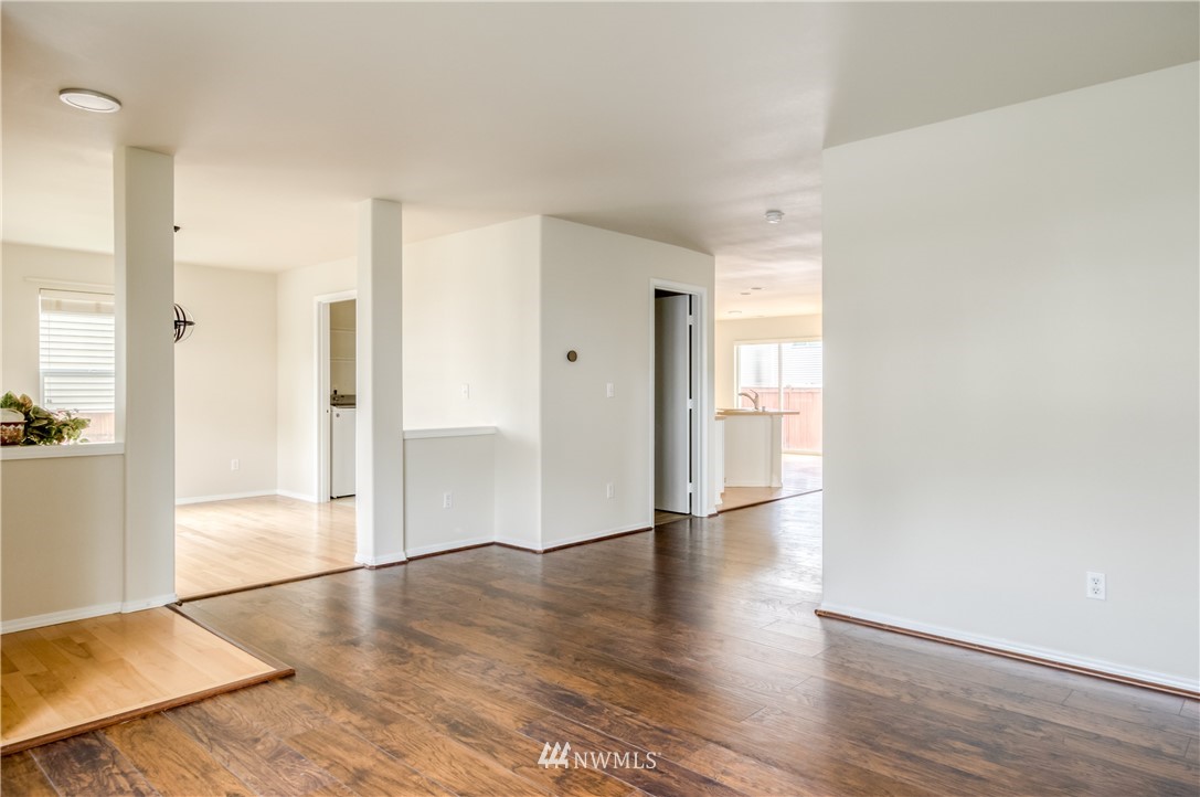 223 Ferndale Avenue Northeast Renton, WA 98056 - Photo 3 of 36 Gallery Image 3