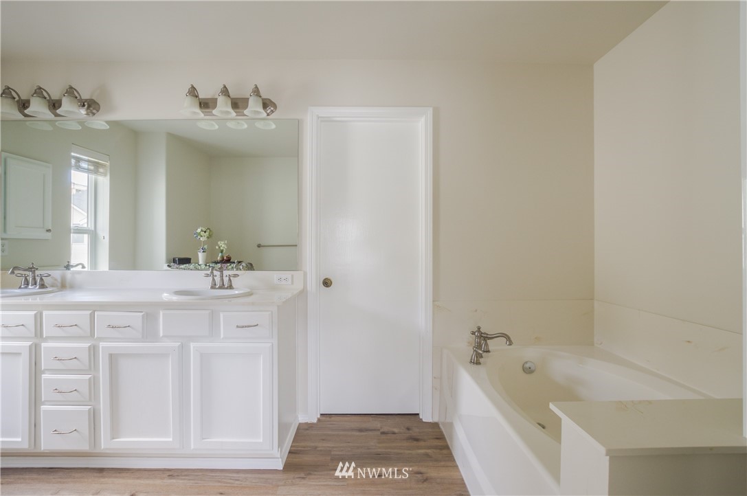 223 Ferndale Avenue Northeast Renton, WA 98056 - Photo 27 of 36 Gallery Image 27