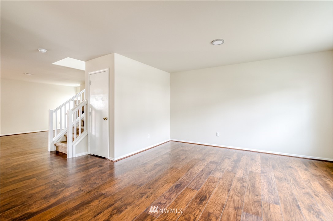 223 Ferndale Avenue Northeast Renton, WA 98056 - Photo 5 of 36 Gallery Image 5