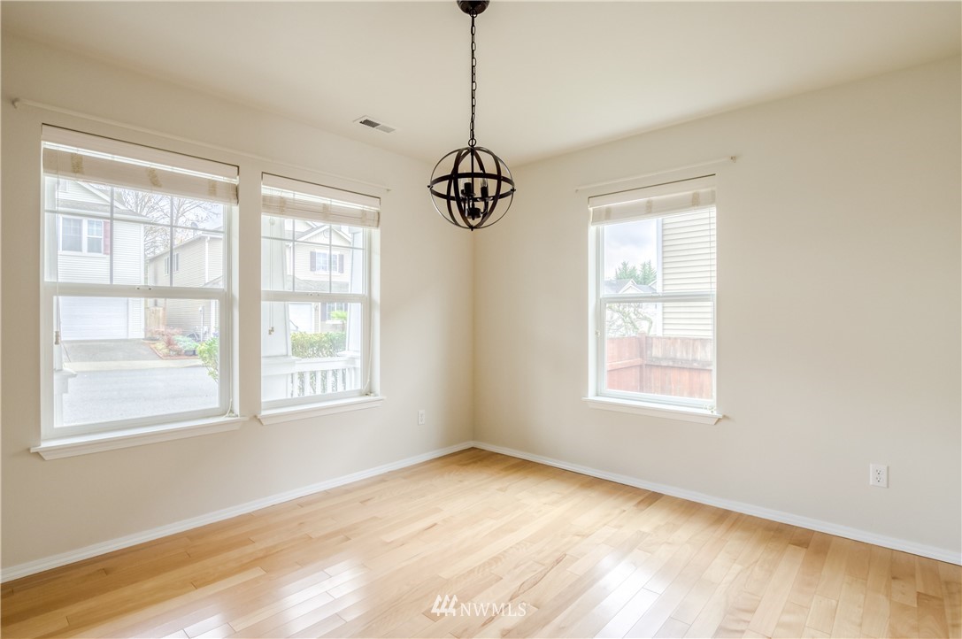 223 Ferndale Avenue Northeast Renton, WA 98056 - Photo 7 of 36 Gallery Image 7