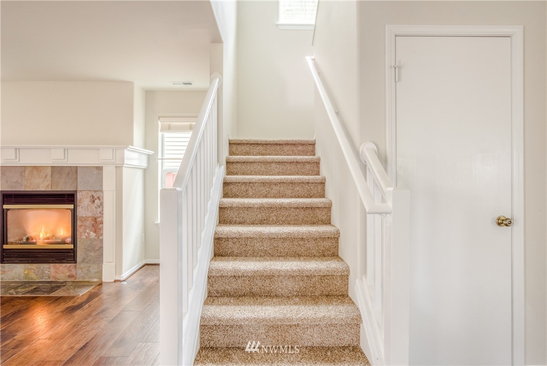 223 Ferndale Avenue Northeast Renton, WA 98056 - Photo 10 of 36 Gallery Image 10