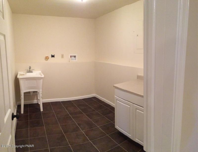 106 Traverse Road Henryville, PA 18332 - Photo 19 of 37 LAUNDRY ROOM