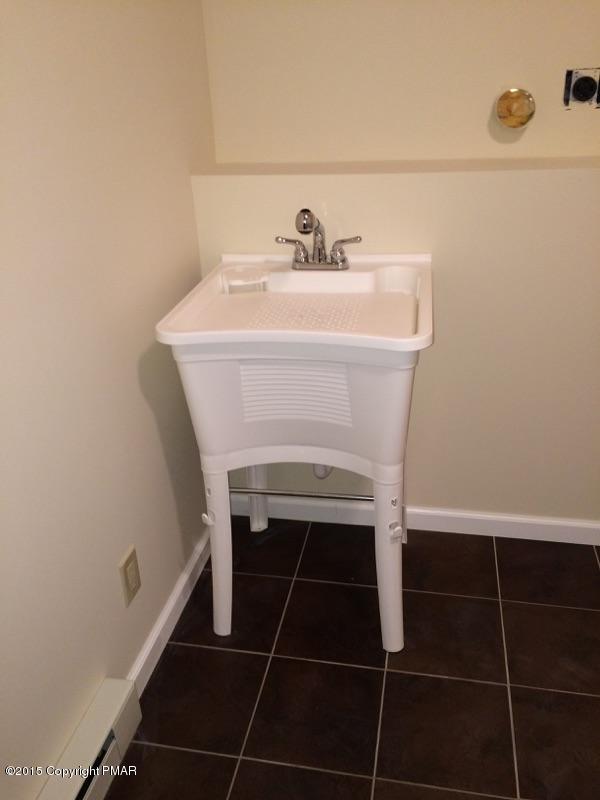 106 Traverse Road Henryville, PA 18332 - Photo 20 of 37 LAUNDRY SINK