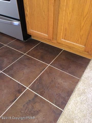106 Traverse Road Henryville, PA 18332 - Photo 28 of 37 EARTHY COLORS