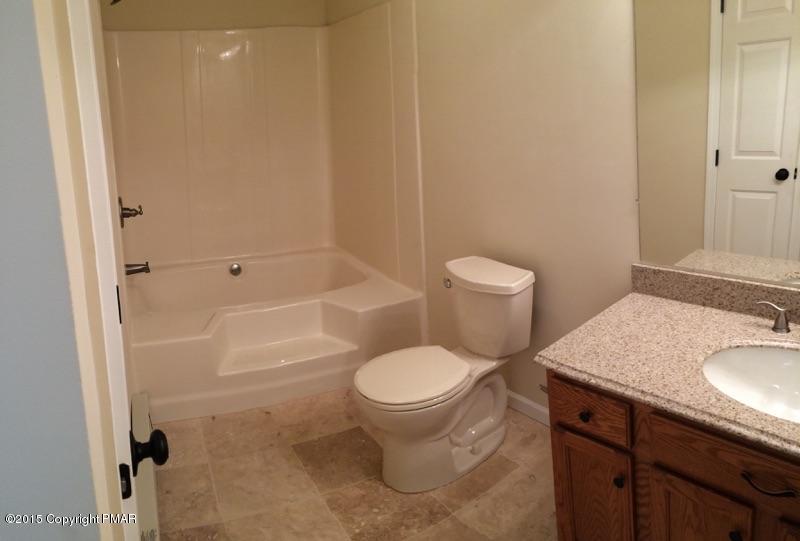 106 Traverse Road Henryville, PA 18332 - Photo 10 of 37 MASTER BATH