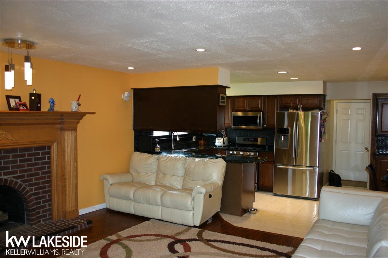 35712 Shell Drive Sterling Heights, MI 48310 - Photo 5 of 47 31326666-4.JPG