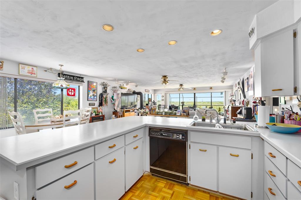 14 Marsh Court Ponce Inlet, FL 32127 - Photo 12 of 64 a kitchen with lots of counter top space