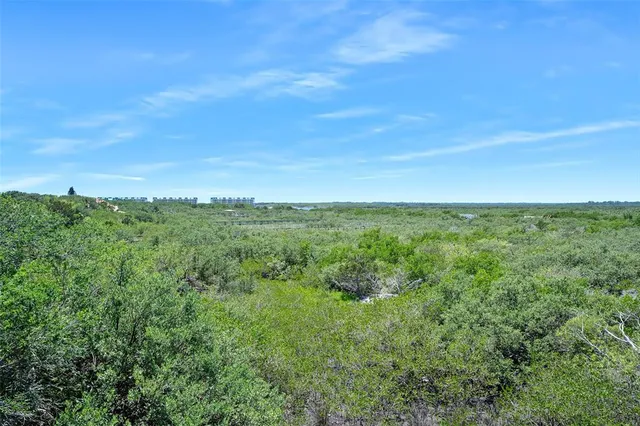 a sign that is on the side of the road