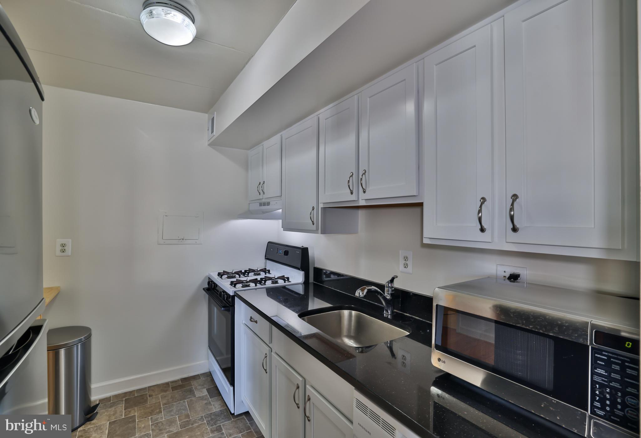 2618 Fort Farnsworth Road, Unit 232 Alexandria, VA 22303 - Photo 7 of 21 Kitchen