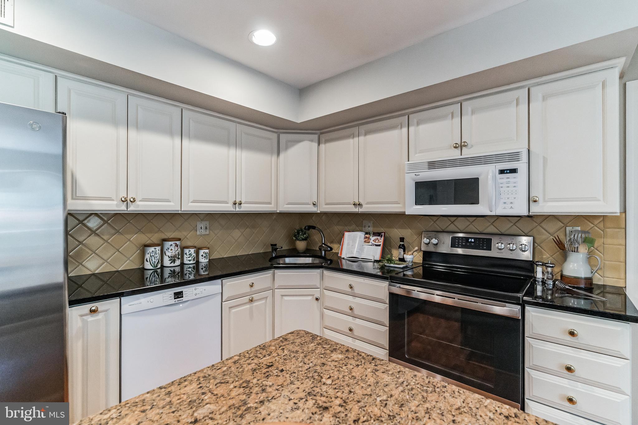 422 Waynesbrooke Road Berwyn, PA 19312 - Photo 11 of 42