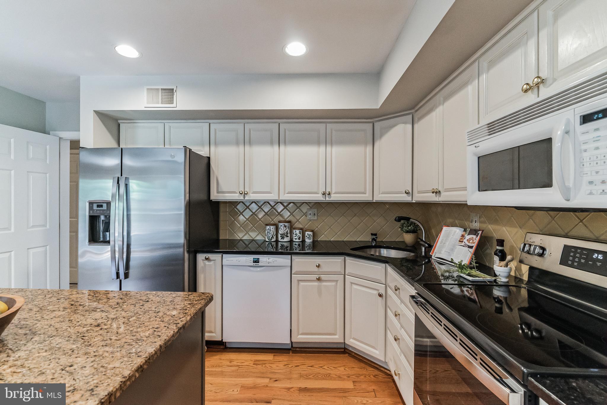 422 Waynesbrooke Road Berwyn, PA 19312 - Photo 9 of 42