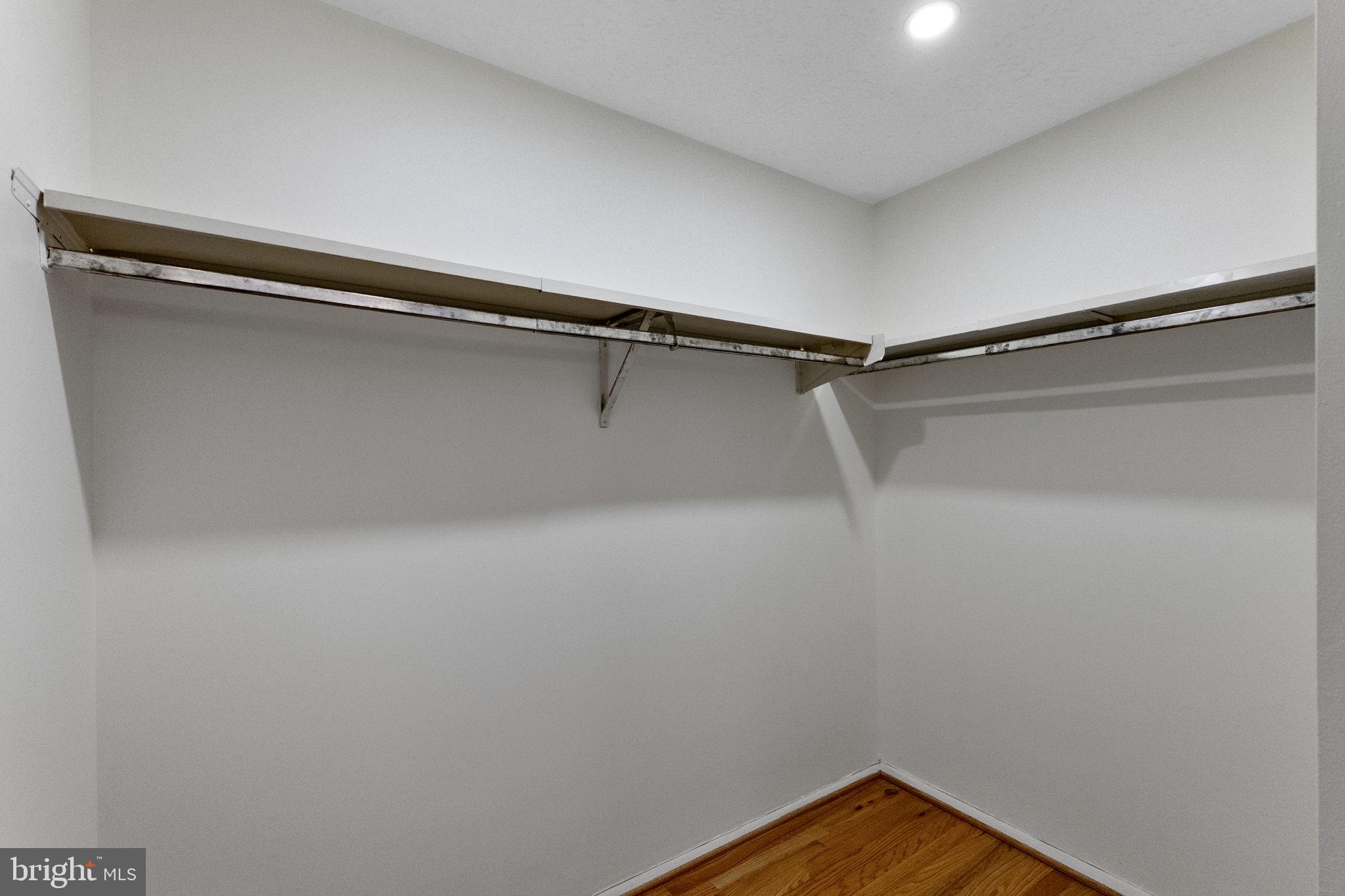 210 Whitcliff Court Gaithersburg, MD 20878 - Photo 22 of 33 Walk-in closet