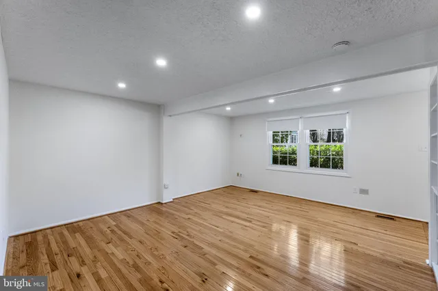 $525,000 | 210 Whitcliff Court, Gaithersburg, MD 20878