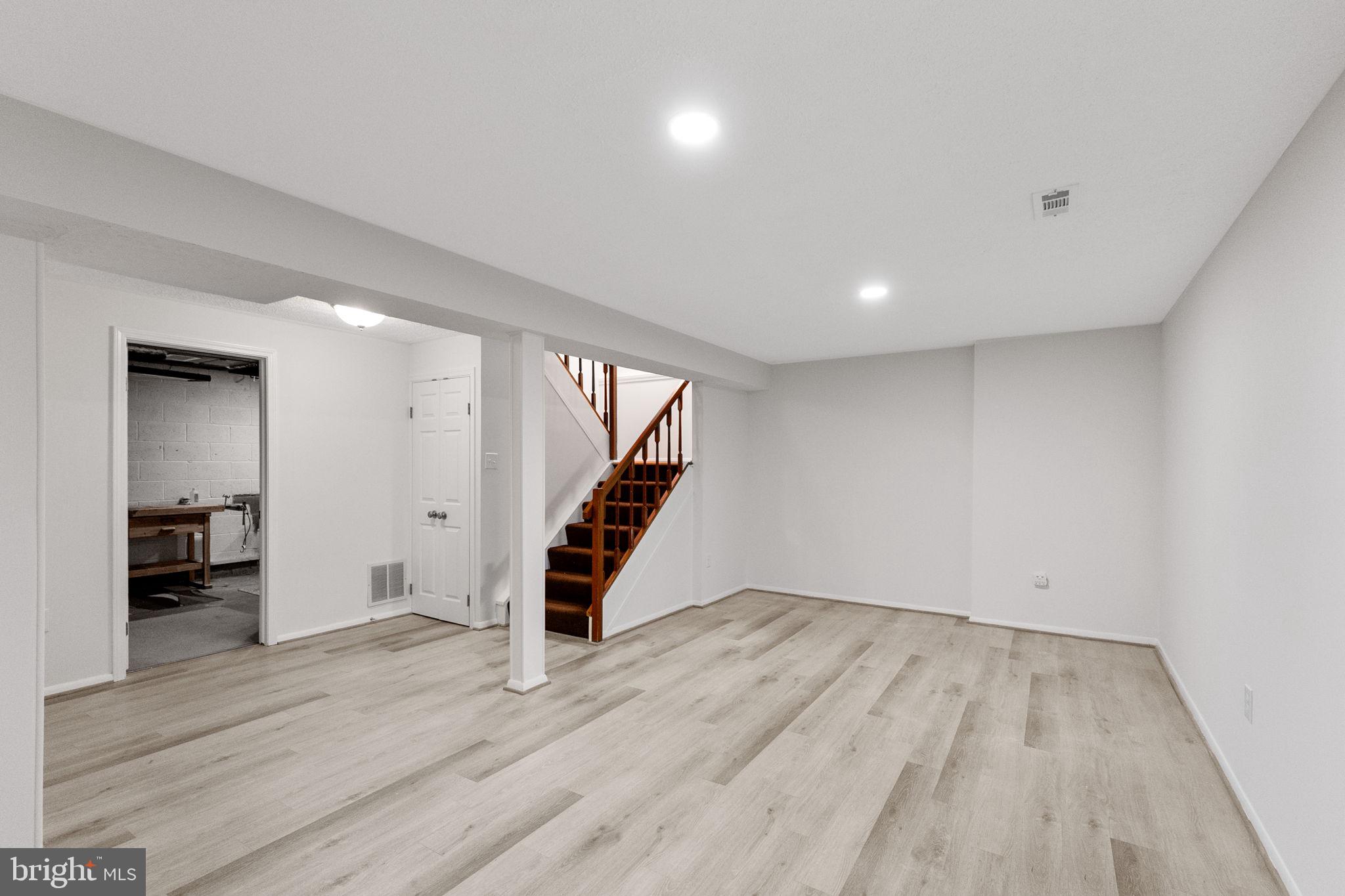 210 Whitcliff Court Gaithersburg, MD 20878 - Photo 6 of 33 Enjoy the versatility of the recreation room