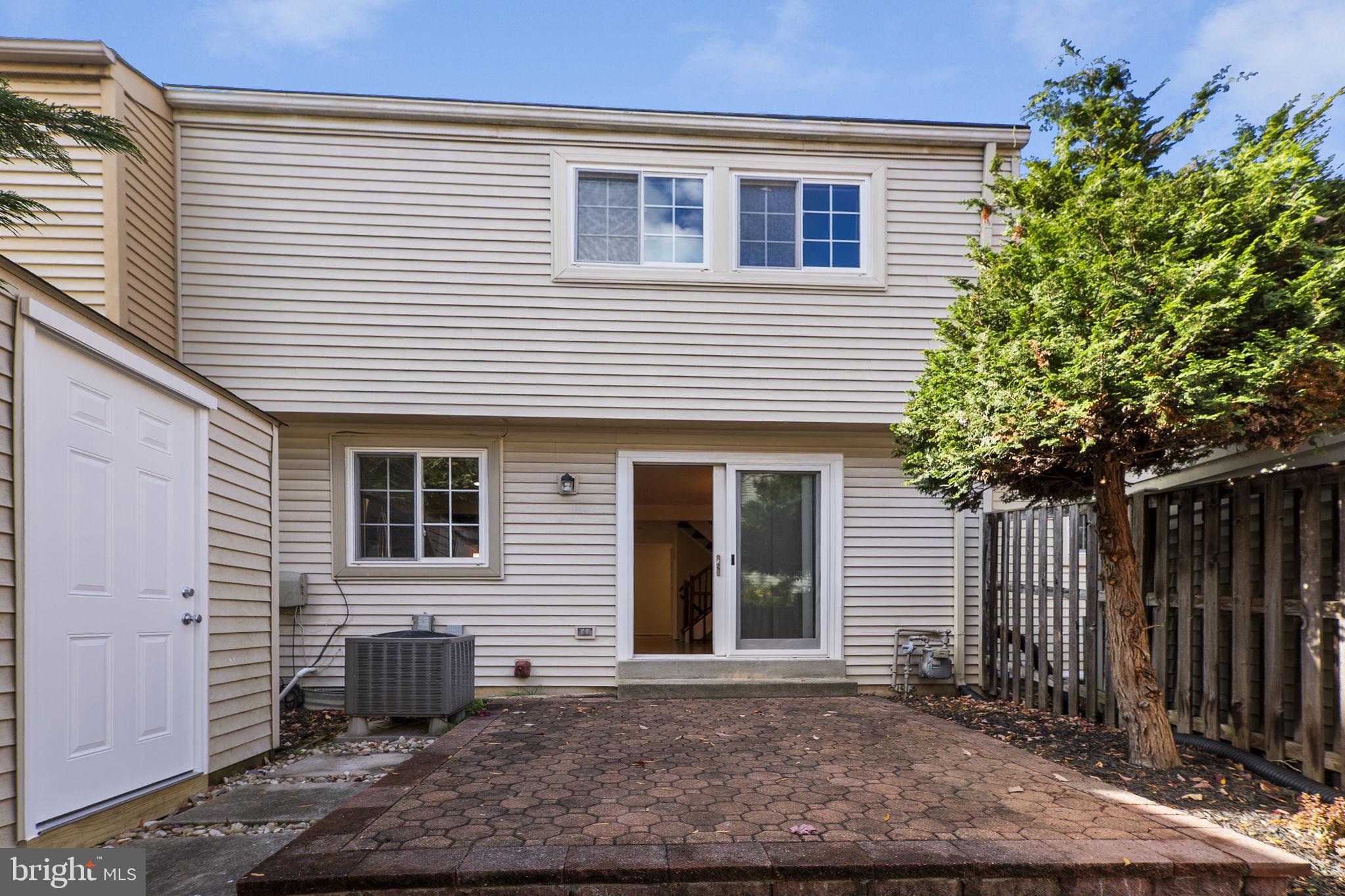 210 Whitcliff Court Gaithersburg, MD 20878 - Photo 8 of 33 Warm up by a fire pit on the back patio