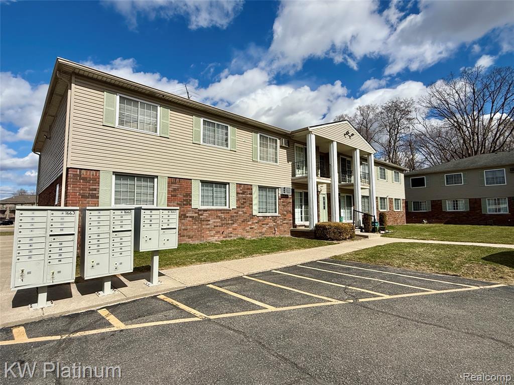 8214 24 Mile Road Utica, MI 48316 - Photo 2 of 14