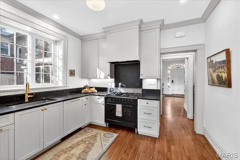 $549,900 | 7022 Washington Avenue, University City, MO 63130