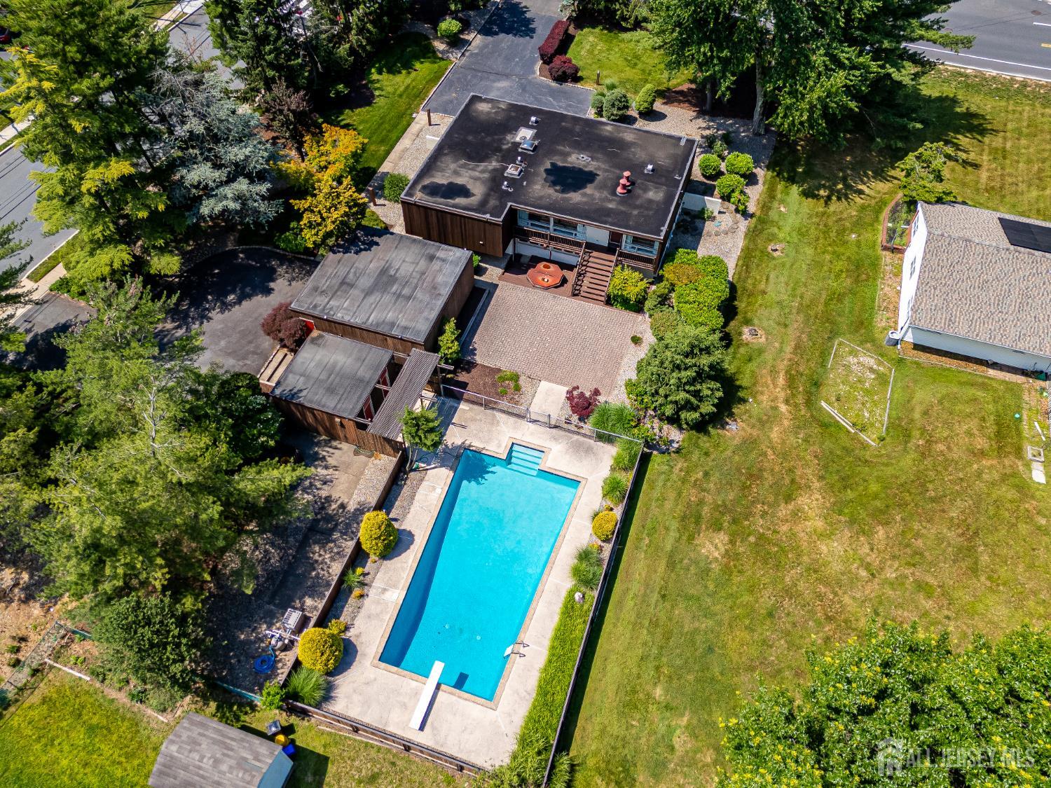 34 Henderson Road Kendall Park, NJ 08824 - Photo 3 of 56