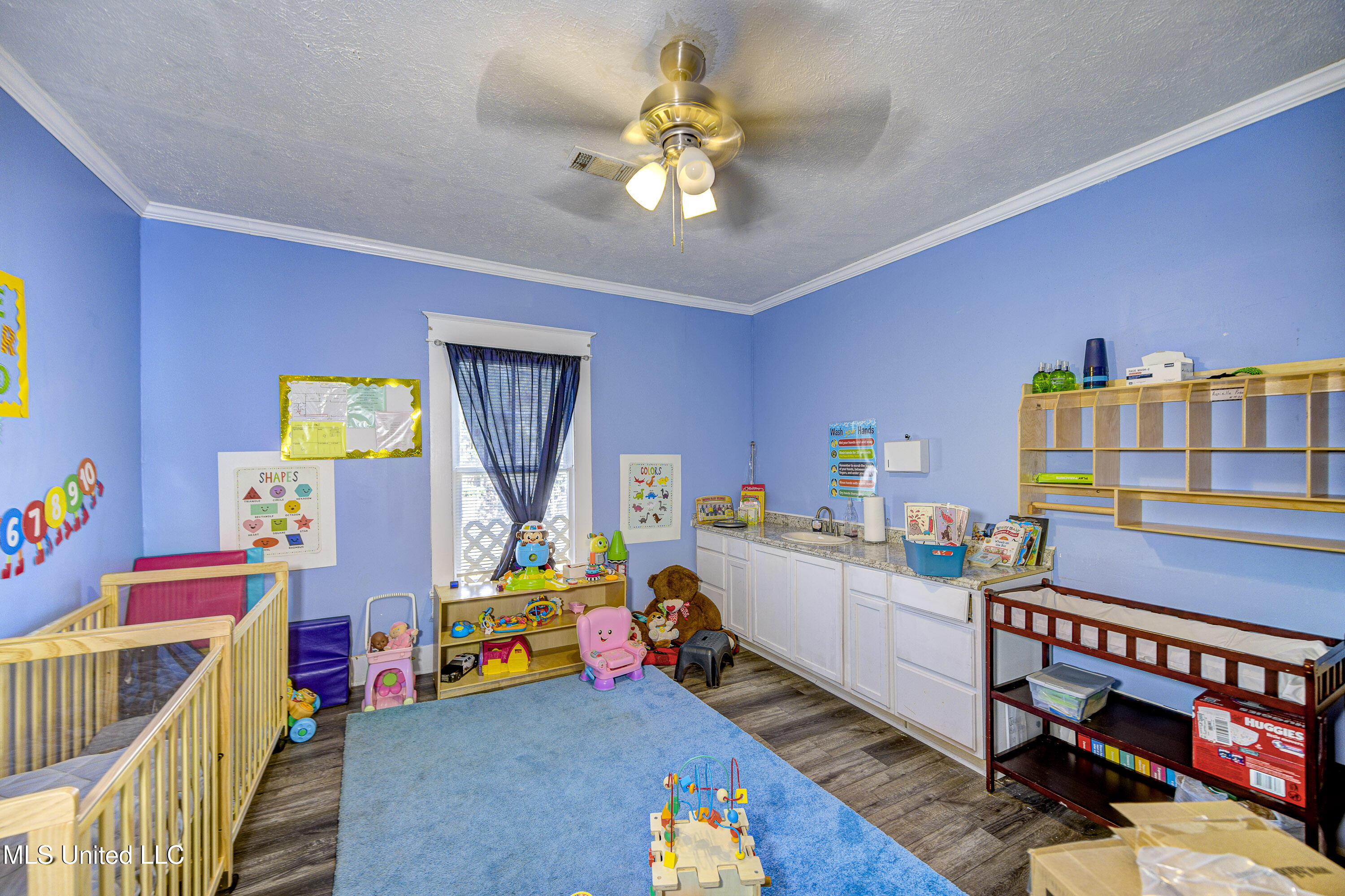 1222 Grove Street Vicksburg, MS 39183 - Photo 17 of 25 Left Side Front Room 1