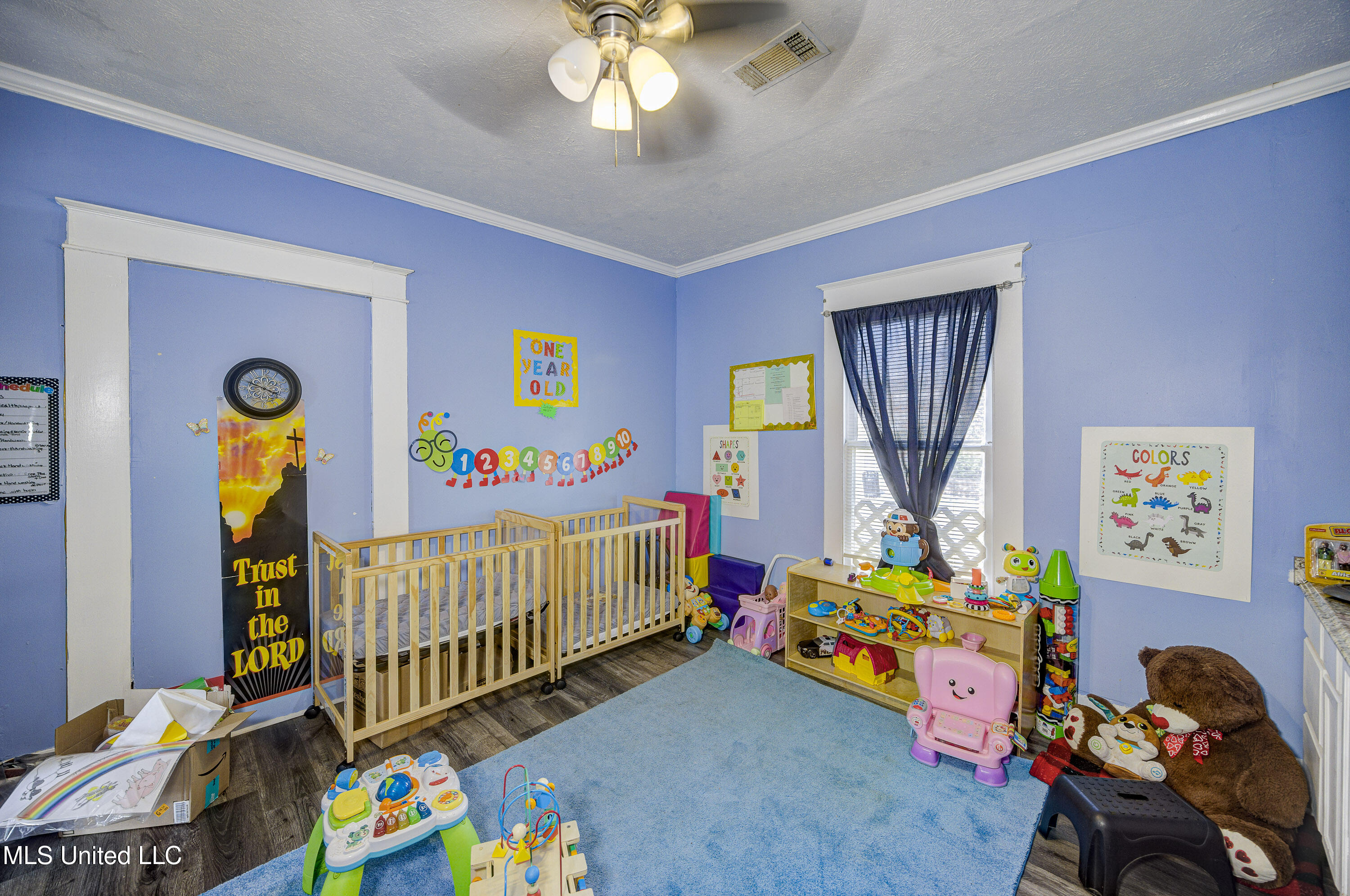 1222 Grove Street Vicksburg, MS 39183 - Photo 18 of 25 Left Side Front Room 2