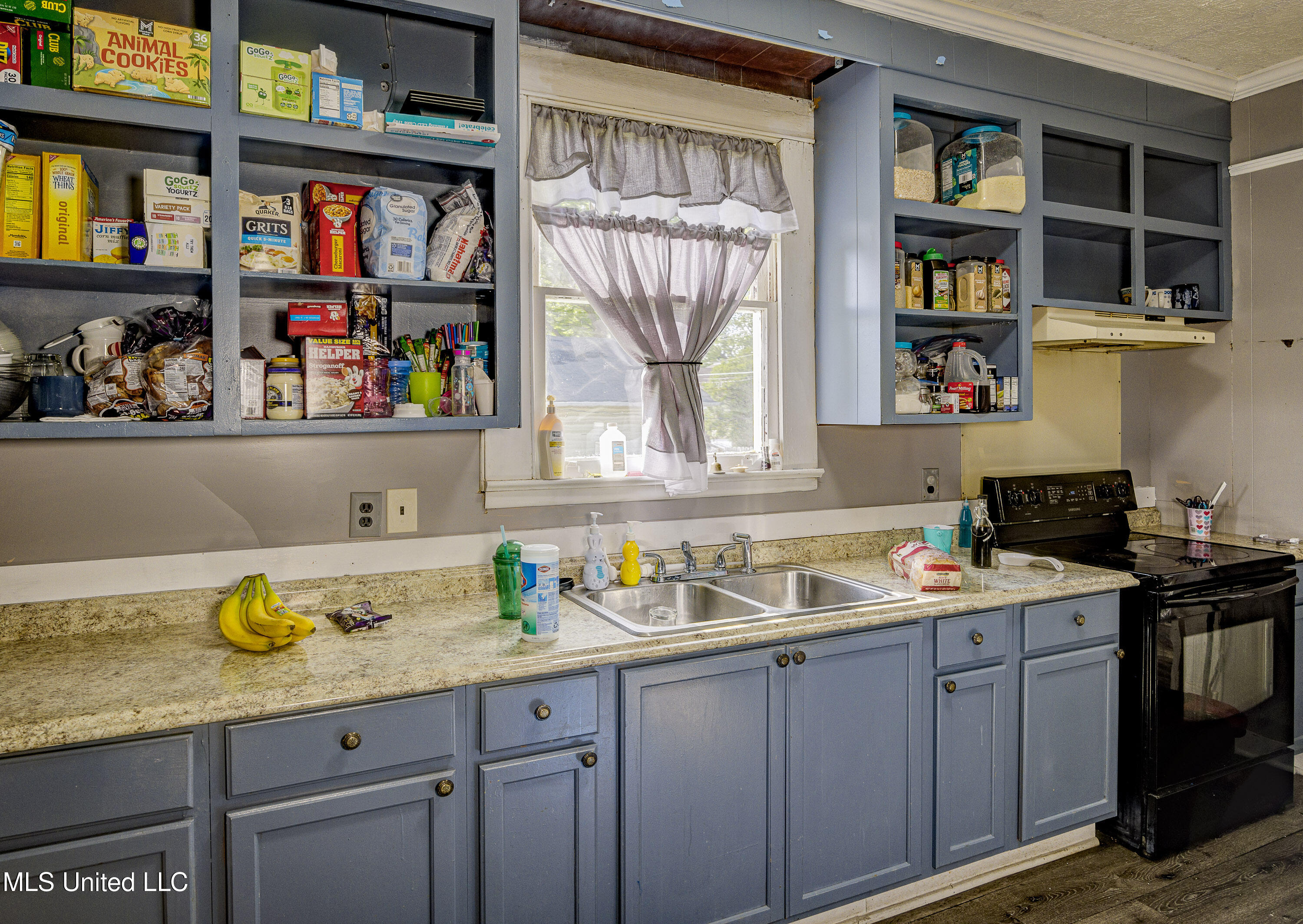 1222 Grove Street Vicksburg, MS 39183 - Photo 4 of 25 Commerial Kitchen 1