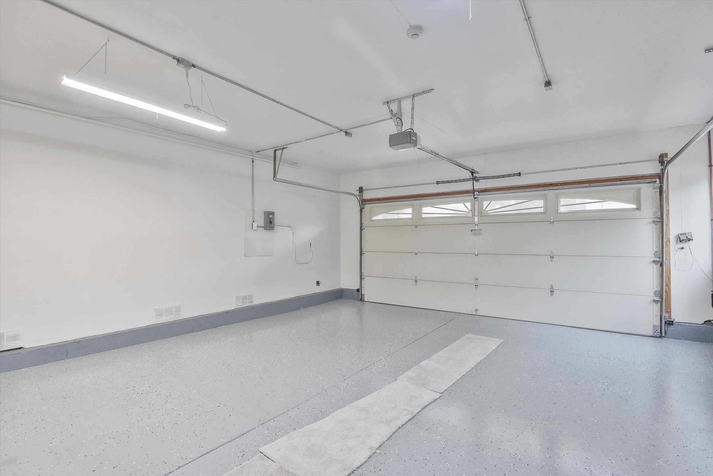 1524 Ridgewood Drive Martinez, CA 94553 - Photo 7 of 33 a view of a garage