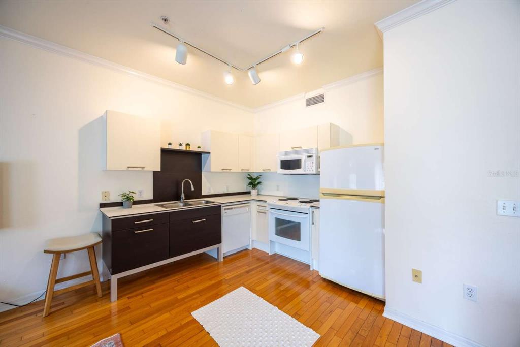 20 Southwest 6th Street, Unit 211 Gainesville, FL 32601 - Photo 6 of 19
