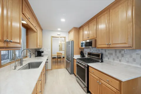 $600,000 | 878 Parkside Avenue, Elmhurst, IL 60126