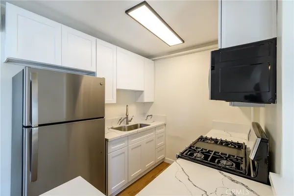 $2,025 | 12571 Kensington Lane, Unit 6, Garden Grove, CA 92840