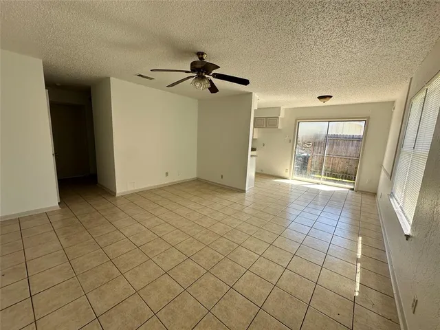 $800 | 2101 Interurban Boulevard, Unit A, Corsicana, TX 75110