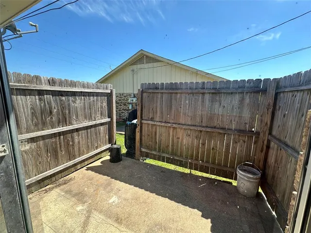 $800 | 2101 Interurban Boulevard, Unit A, Corsicana, TX 75110