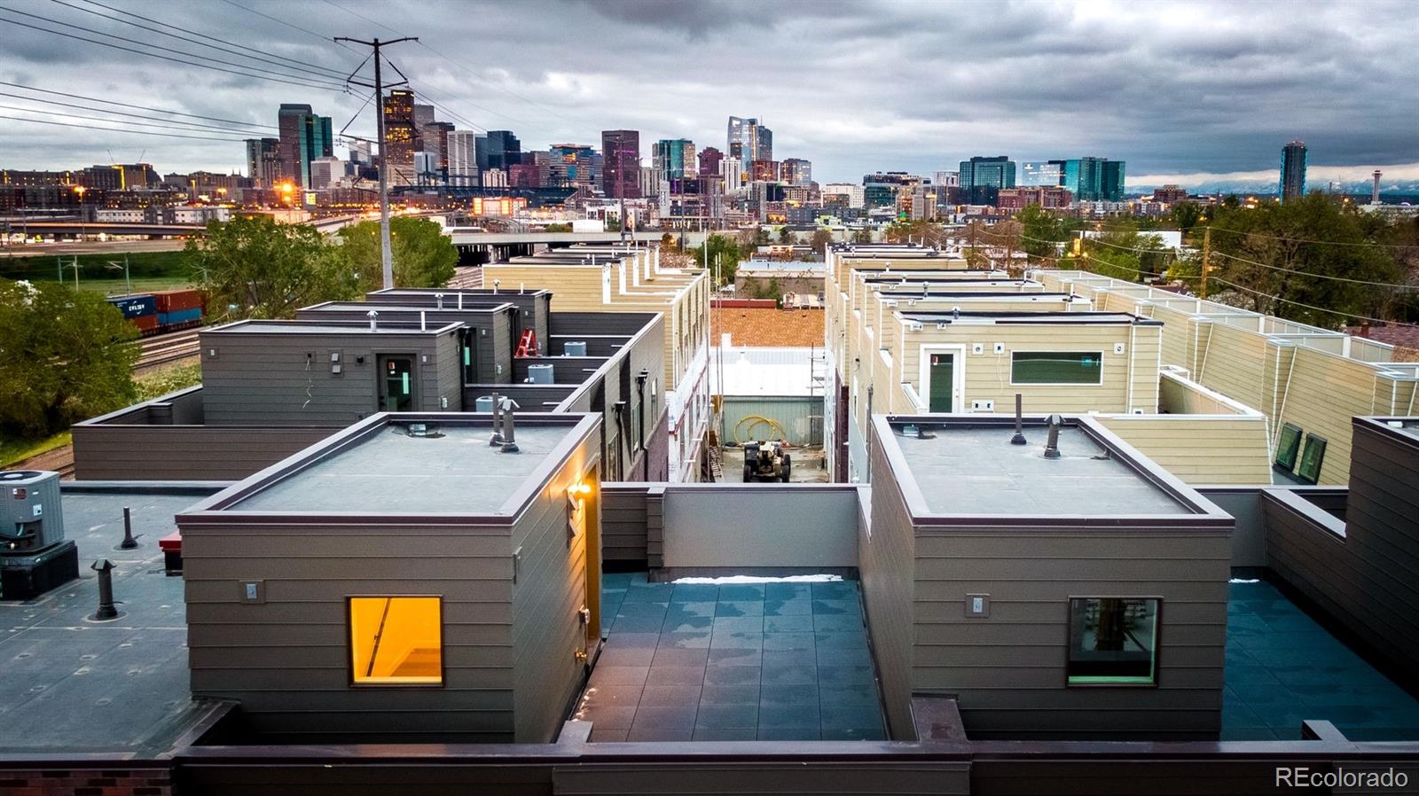 910 West 40th Avenue Denver, CO 80211 - Photo 18 of 33 a view of a city