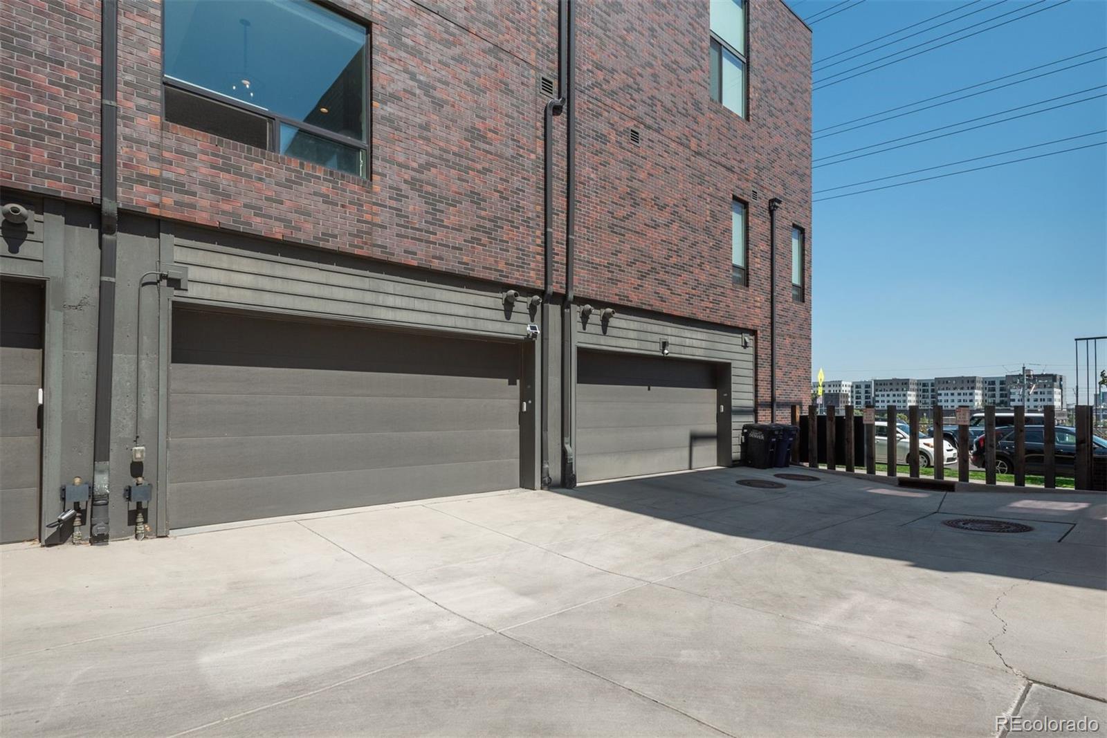 910 West 40th Avenue Denver, CO 80211 - Photo 25 of 33 a view of a brick building