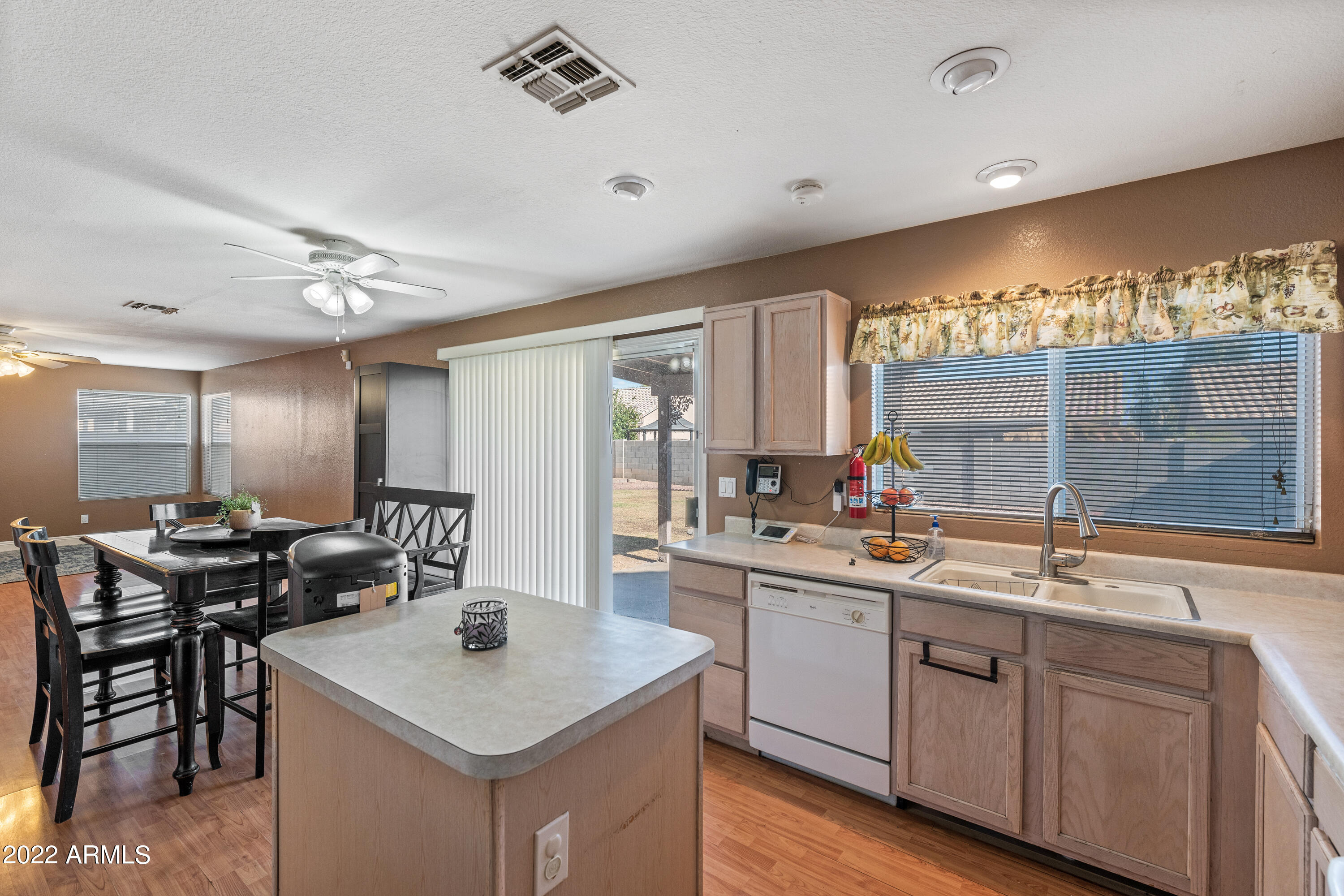 8543 West Berkeley Road Phoenix, AZ 85037 - Photo 9 of 27 RKP_0334