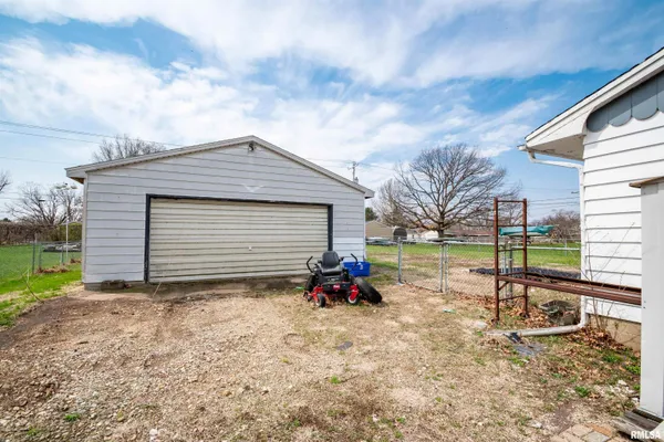 $69,900 | 5024 East Lawrence Avenue, Chillicothe, IL 61523