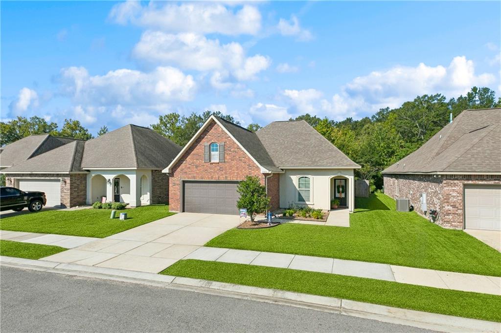 8966 Falling Oak Drive Baton Rouge, LA 70817 - Photo 3 of 25