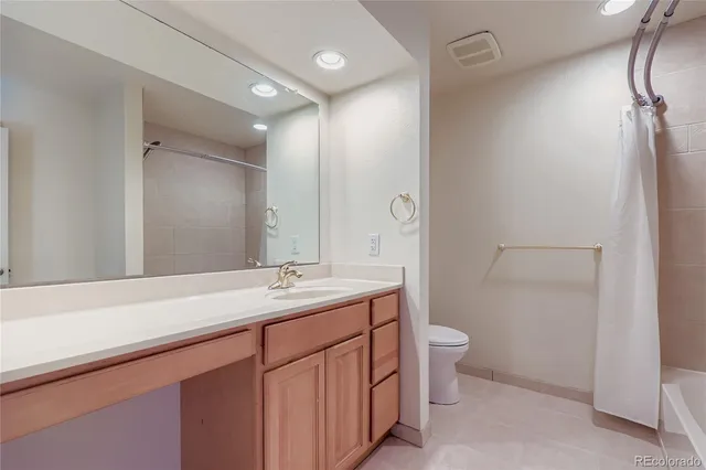 a view of a big room with closet and cabinet