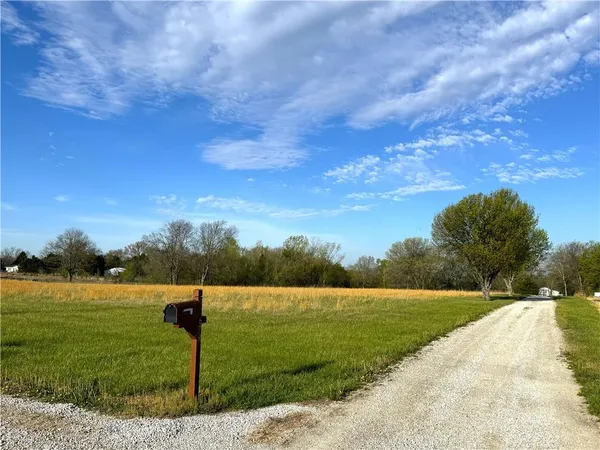 $725,000 | 22678 South Tyson Circle, Lacygne, KS 66040