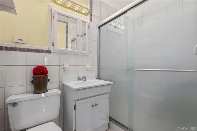 $285,000 | 200 Diplomat Drive, Unit 8N, Mount Kisco, NY 10549