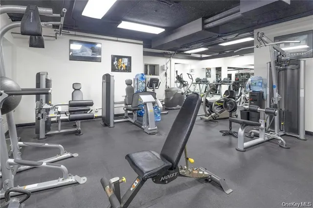 $285,000 | 200 Diplomat Drive, Unit 8N, Mount Kisco, NY 10549