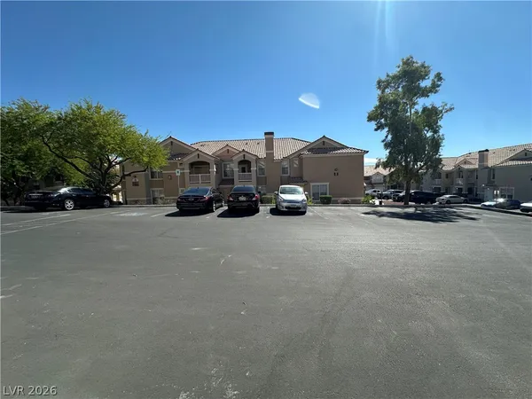 $1,610 | 5855 Valley Drive, Unit 1091, North Las Vegas, NV 89031
